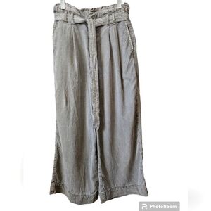 American Eagle paperbag waist pants